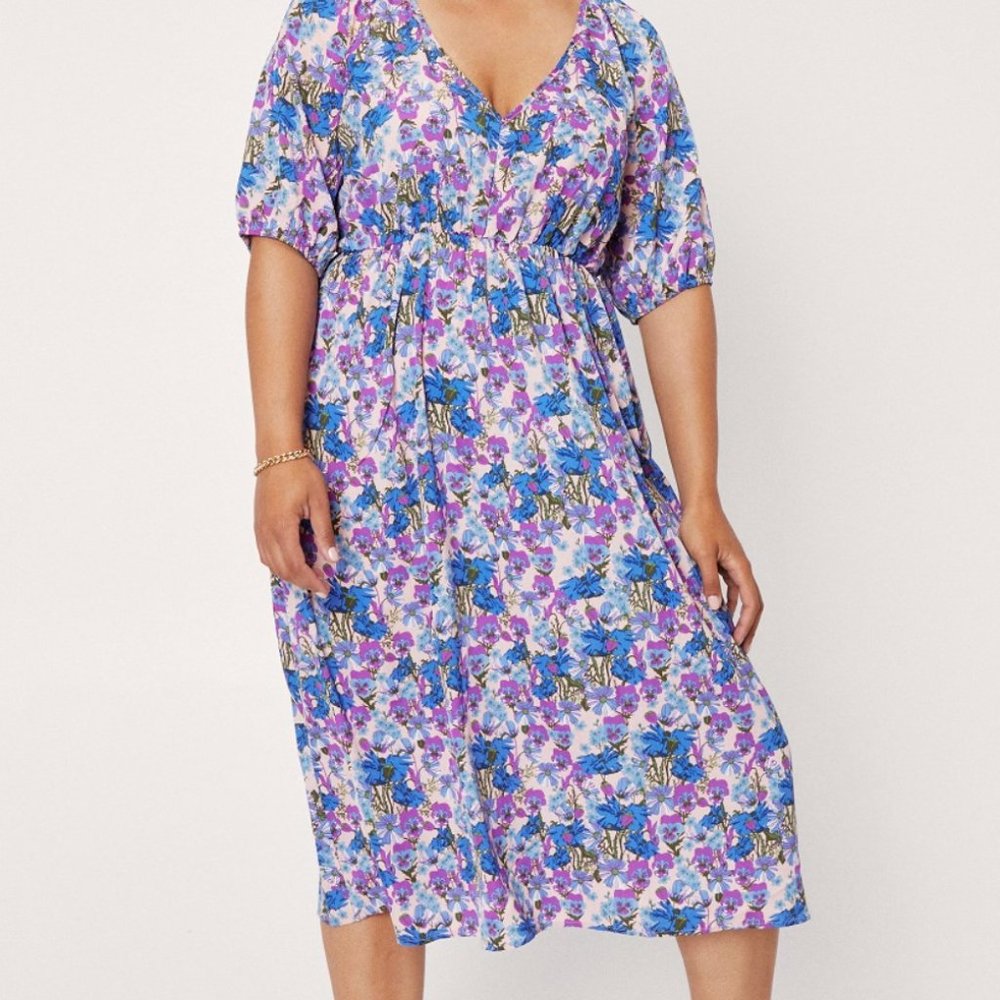 Plus Size Floral Print V Neck Midi Dress